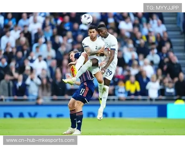 热刺连续角球创造机会,罗梅罗点射建功 热刺连续角球创造机会,罗梅罗点射建功