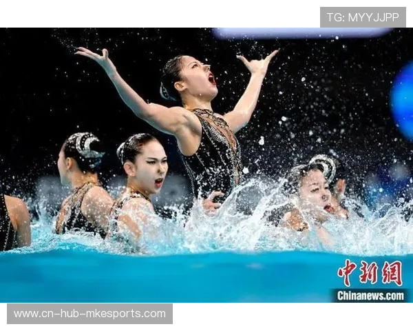 花样游泳队与交响乐团合作，水下音乐会成爆款