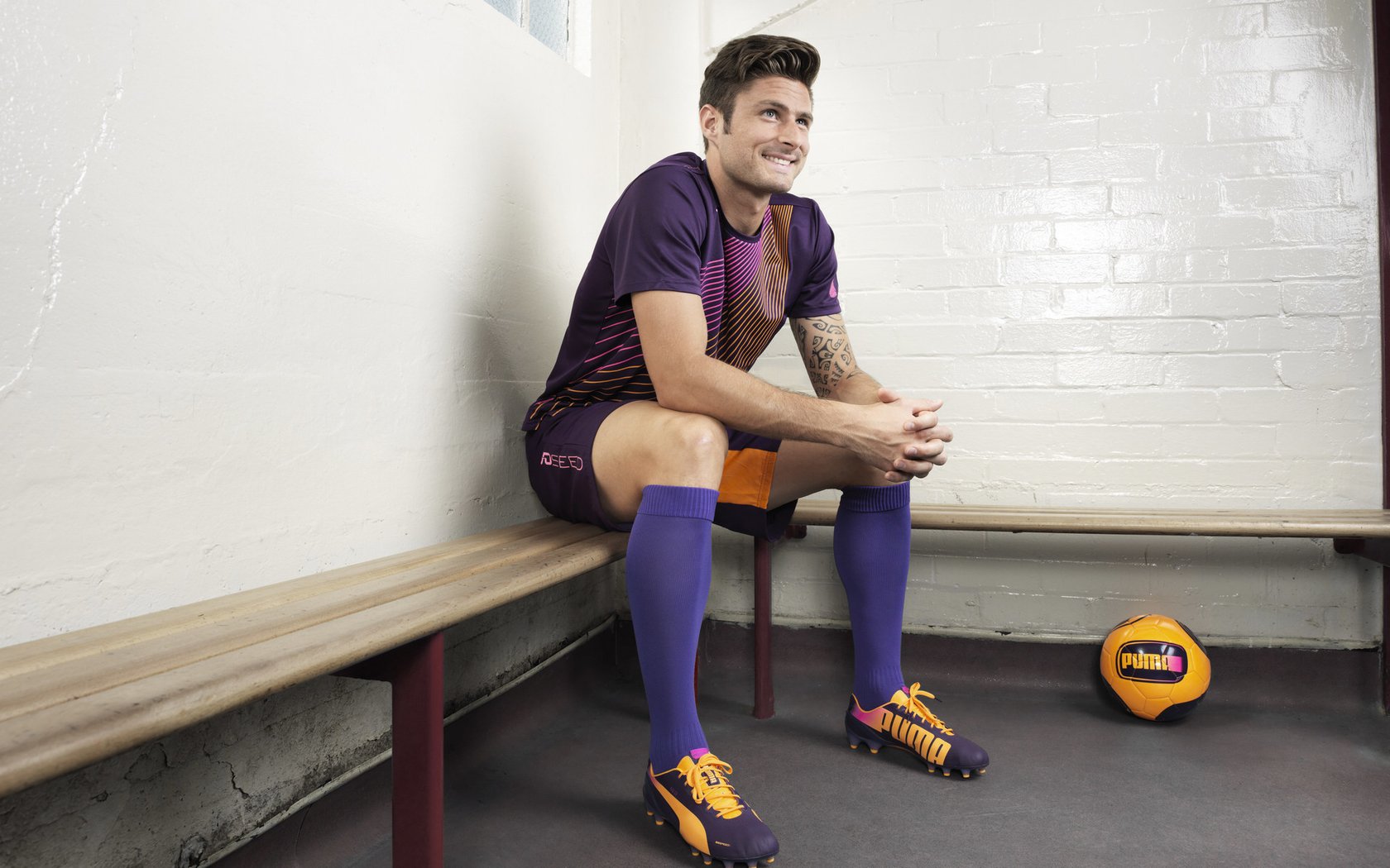 战术执行果断，整体配合默契，战术合作是什么意思